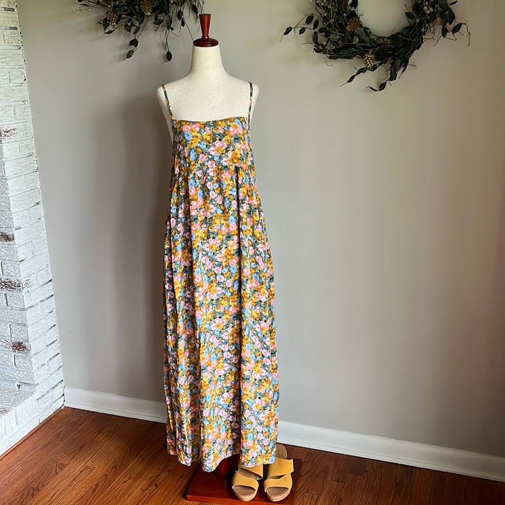 Easel Los Angeles long flowing summer dress . So pretty girls !!!🥰🥰